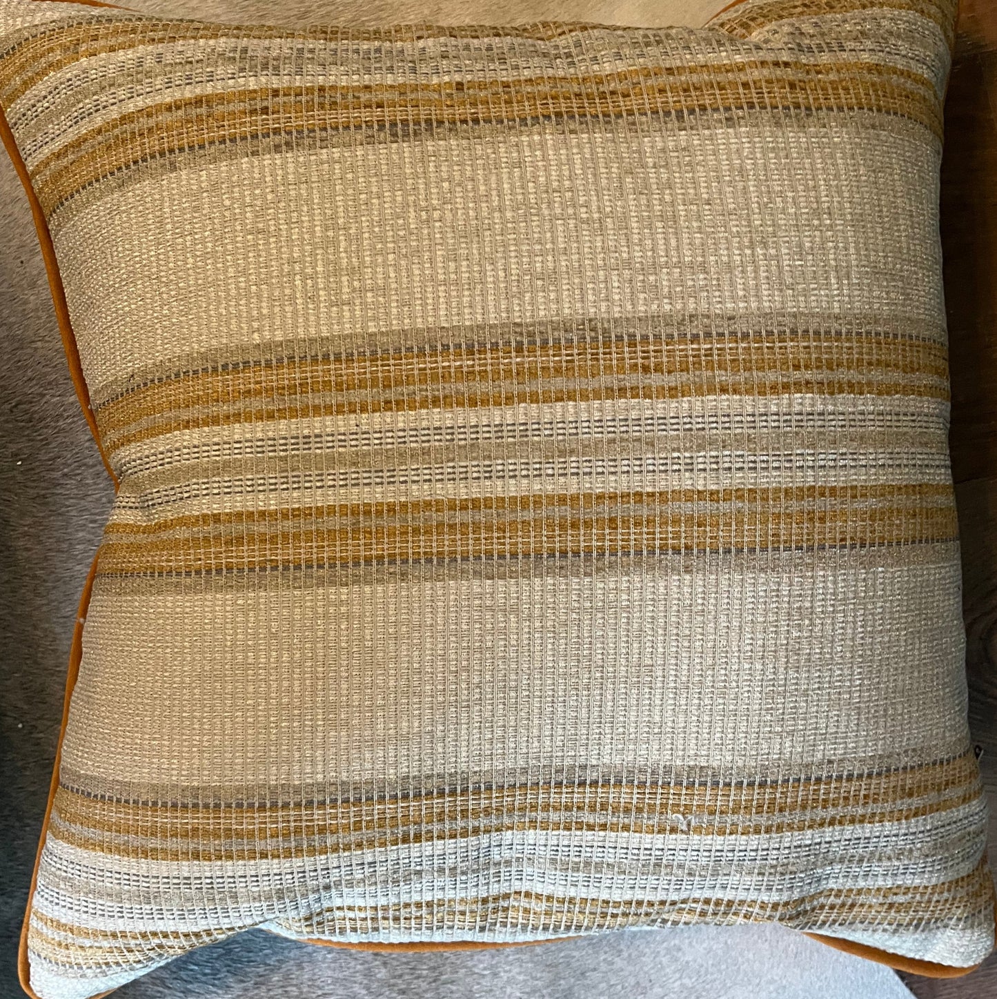 Kousa 20" Custom Pillow